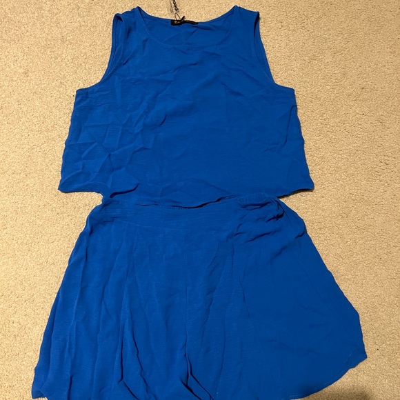 💙NEW Women’s 2 piece outfit - Picture 1 of 9